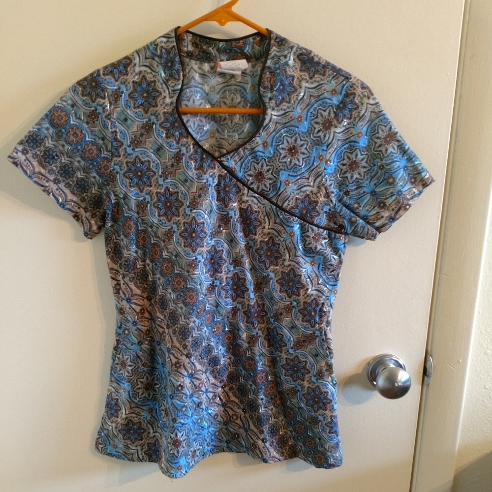 Elan by Barco scrub top